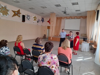 Владимир Дмитриев провел встречу с педагогическим коллективом школы